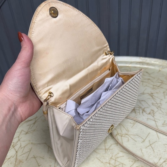 Vintage Whiting & Davis Ivory Metal Mesh Crossbody Bag - Picture 5 of 12